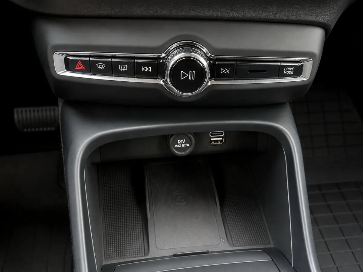 1.5 T4 Inscription Expression SoH 90% Navigatie Apple Carplay Android Auto Camera Parkeerhulp Cruise Control Stoel- en stuurverwarming Full led Elektrische achterklep Climate Control Lichtme