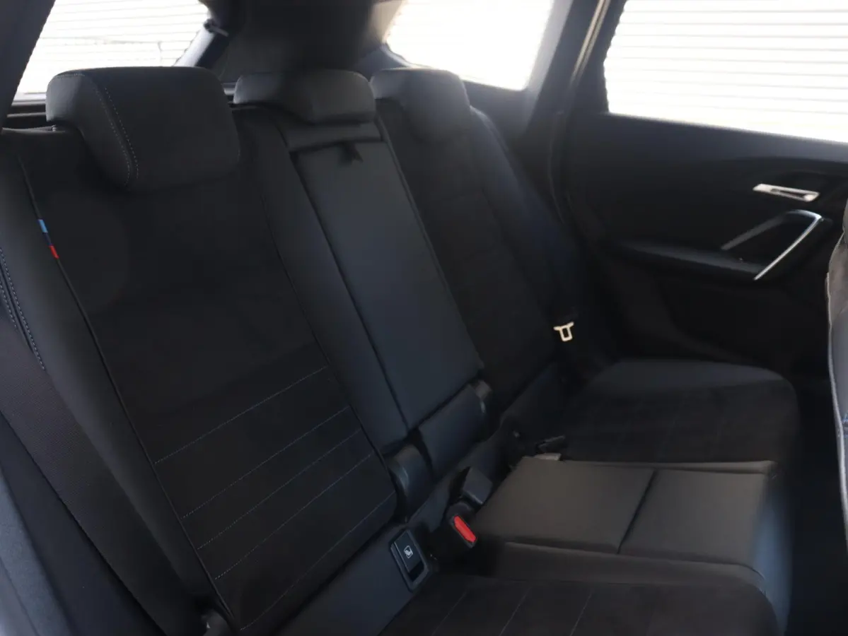 xDrive25e | M Sportpakket | Trekhaak | Getint Glas | Verwarmbare Voorstoelen | Apple Carplay | Camera | Sportstoelen | SOH 98% | 18'' LMV