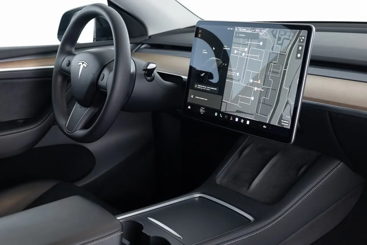 Long Range AWD 75 kWh | BLACK | 20 INCH | PANORAMADAK | LEDER