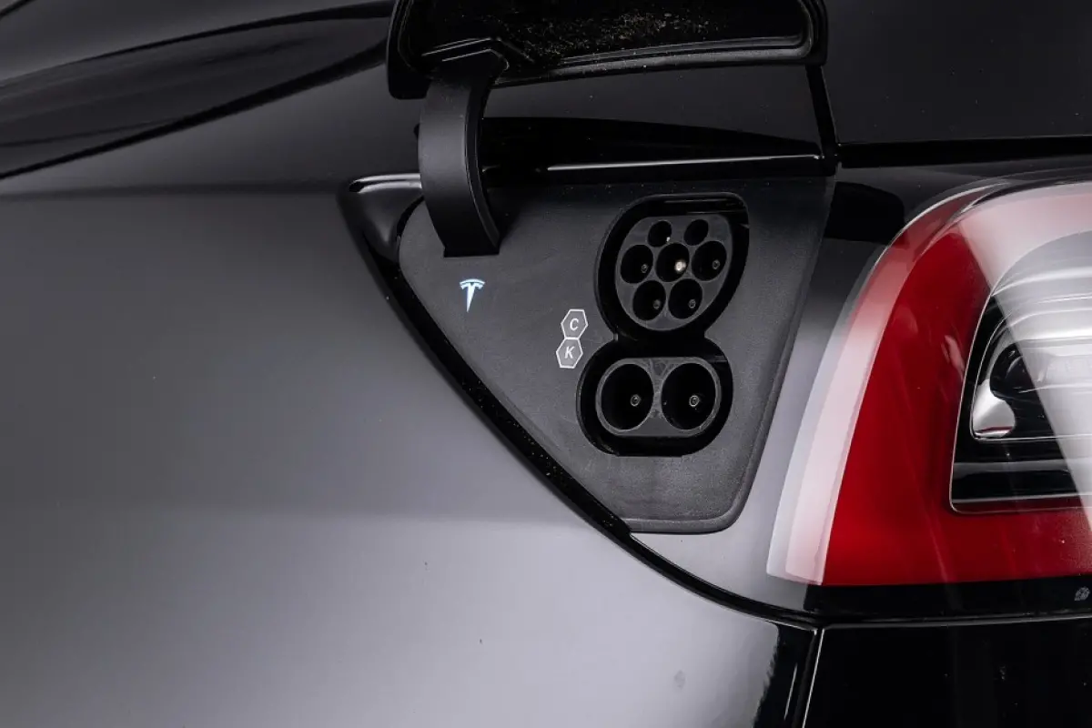 Long Range AWD 75 kWh | BLACK | 20 INCH | PANORAMADAK | LEDER !
