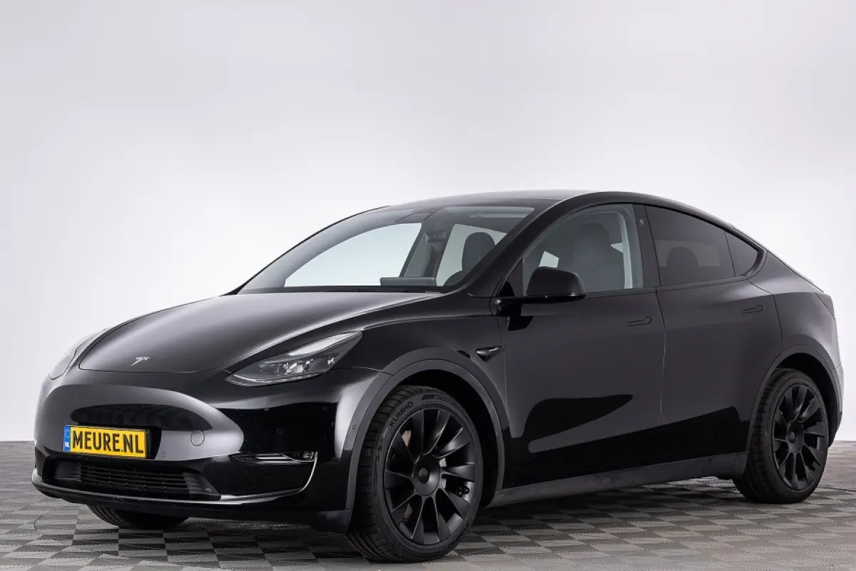 Long Range AWD 75 kWh | BLACK | 20 INCH | PANORAMADAK | LEDER !