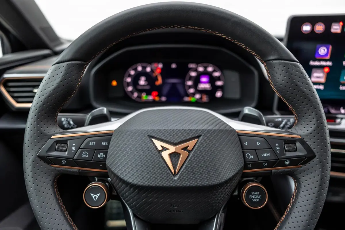 1.5 TSI e-Hybrid 272pk VZ Performance | Senneiser Audio | 19" Velgen