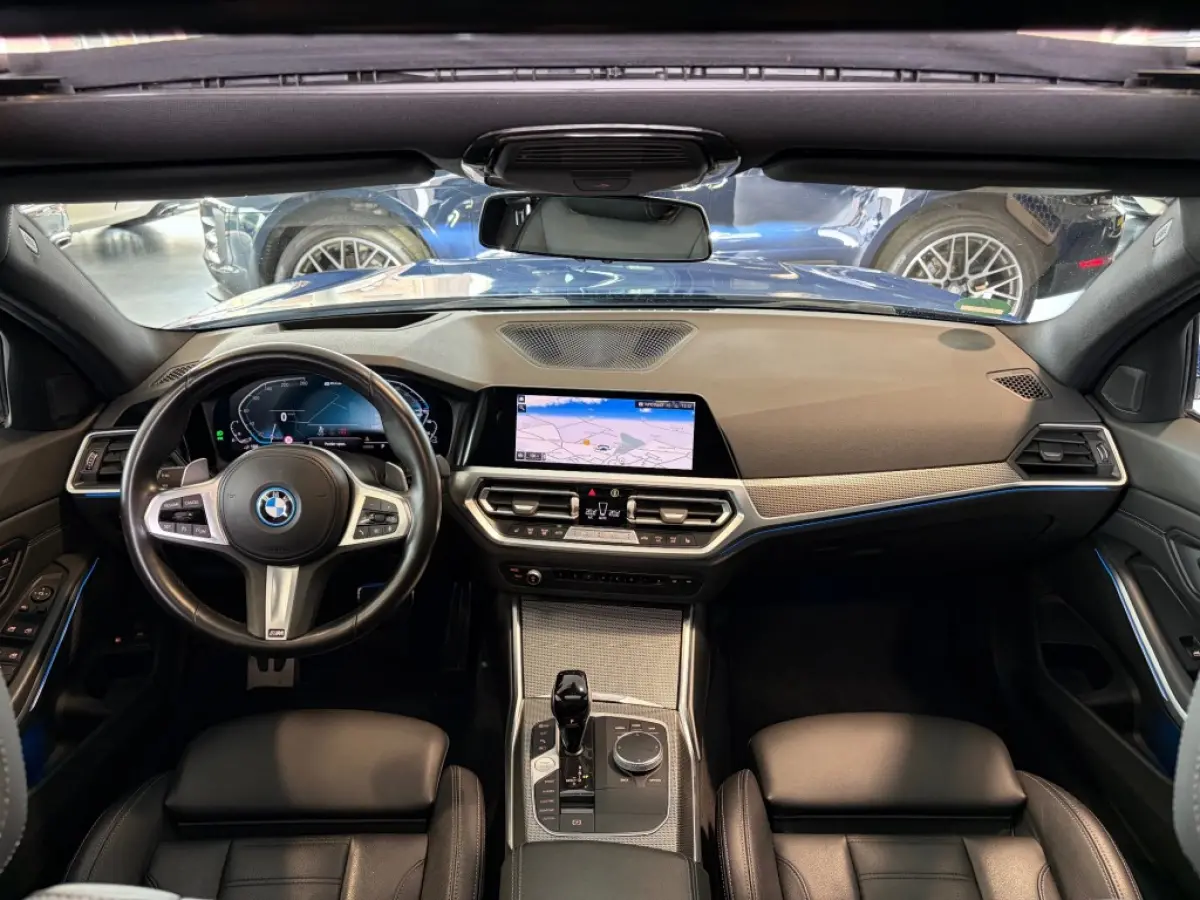 330e xDrive M Sport Pano Laserlicht HUD Camera Sfeerlicht Trekhaak