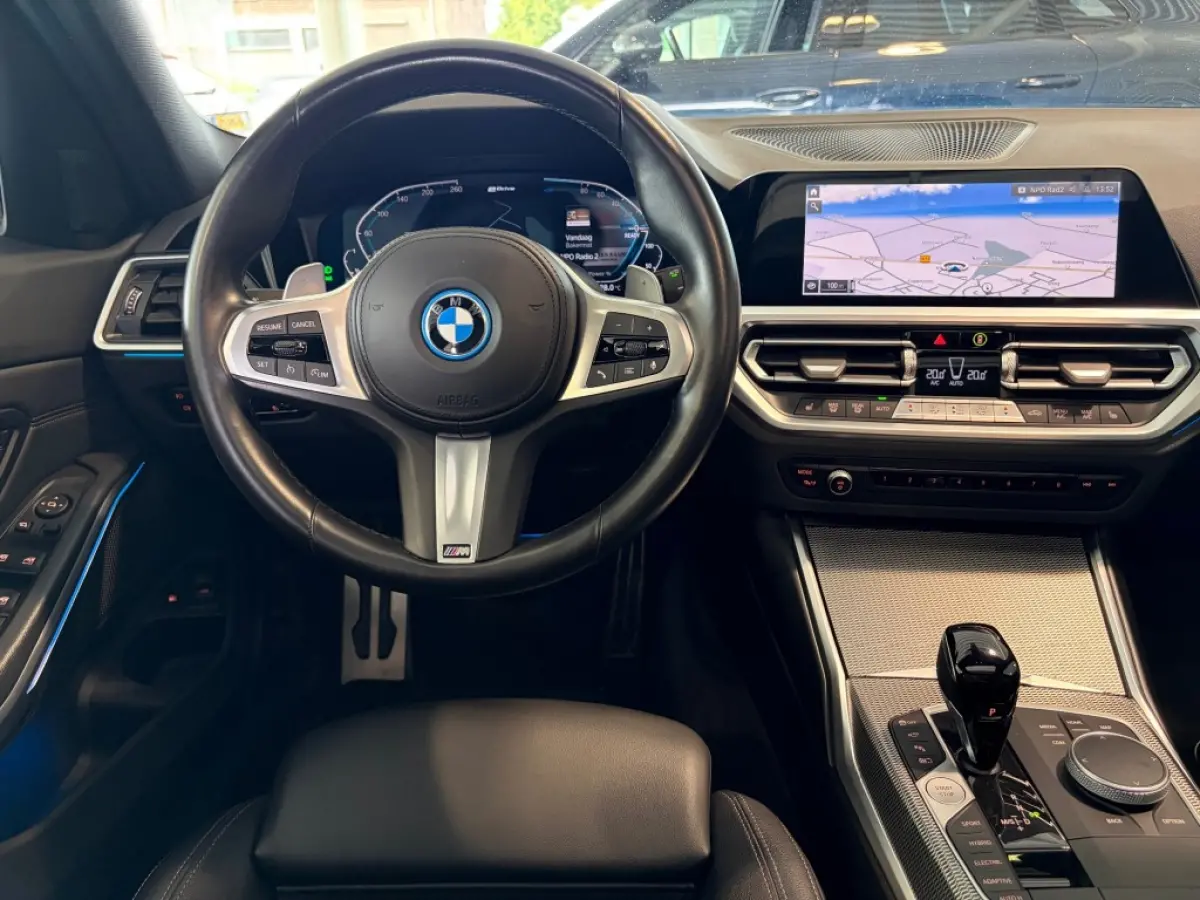 330e xDrive M Sport Pano Laserlicht HUD Camera Sfeerlicht Trekhaak