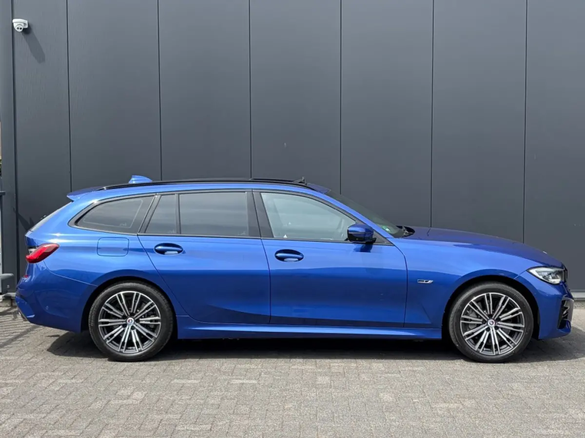 330e xDrive M Sport Pano Laserlicht HUD Camera Sfeerlicht Trekhaak