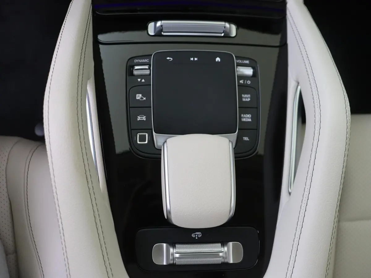 400 e 4MATIC AMG Line / Panoramadak/ 22 inch/ Night/ Burmester/ AIRMATIC/ Memory/ Beige interieur