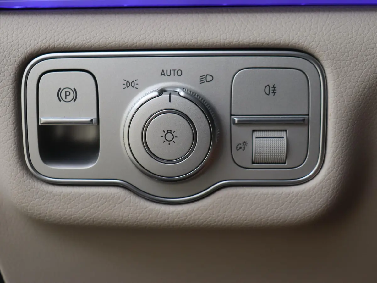 400 e 4MATIC AMG Line / Panoramadak/ 22 inch/ Night/ Burmester/ AIRMATIC/ Memory/ Beige interieur