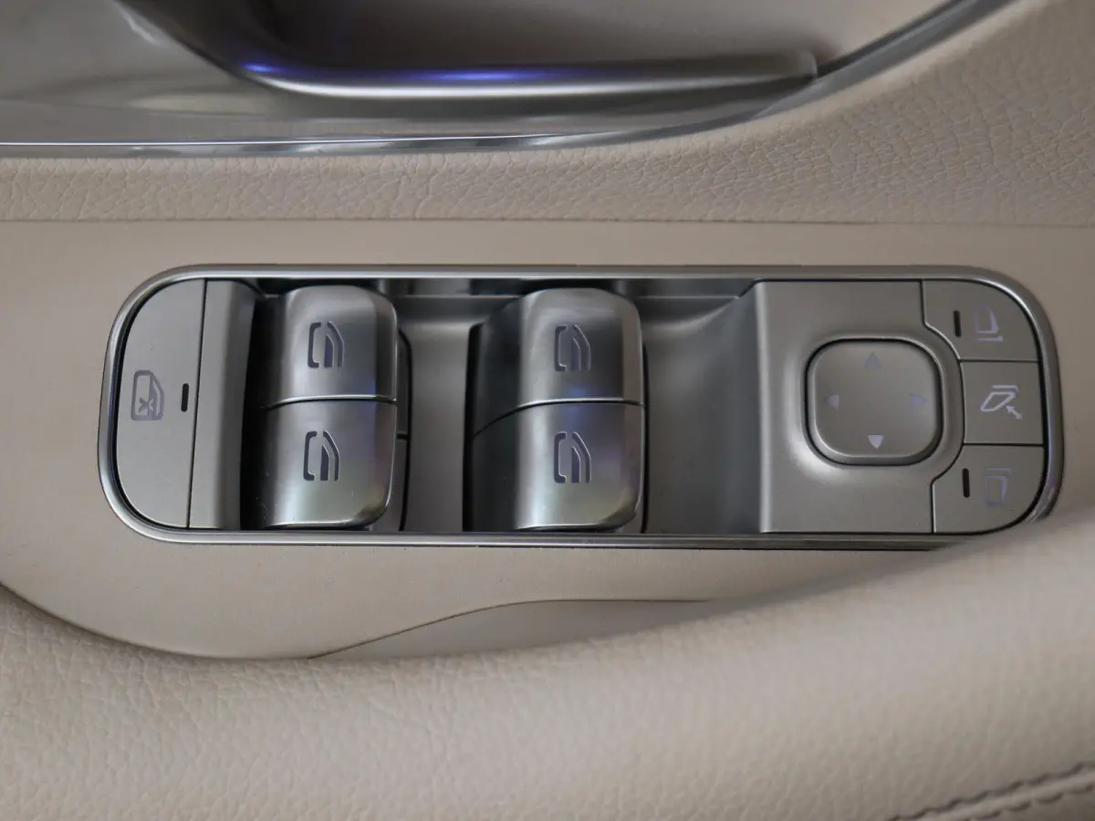 400 e 4MATIC AMG Line / Panoramadak/ 22 inch/ Night/ Burmester/ AIRMATIC/ Memory/ Beige interieur