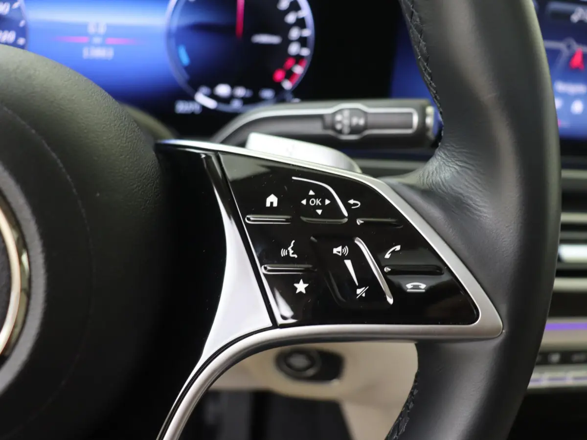 400 e 4MATIC AMG Line / Panoramadak/ 22 inch/ Night/ Burmester/ AIRMATIC/ Memory/ Beige interieur