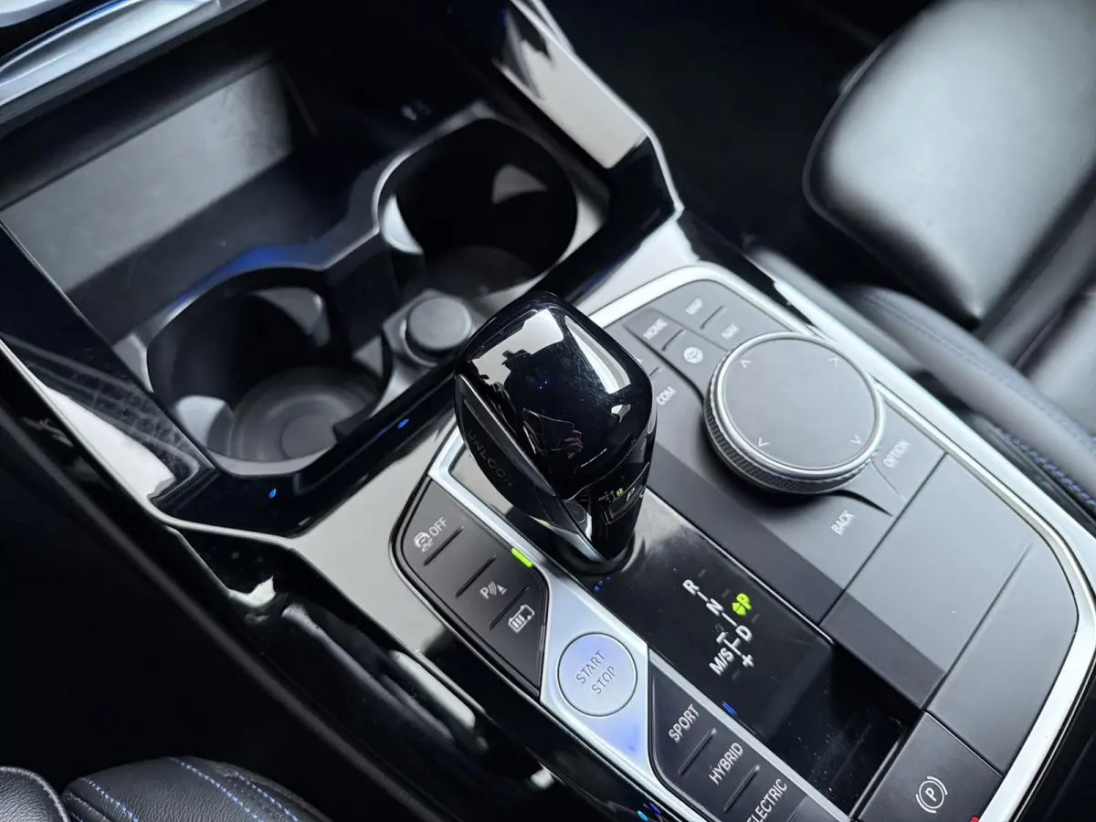 xDrive30e Business Edition Plus | Plug-in Hybride | Panoramadak | Leder | Stoelverwarming |