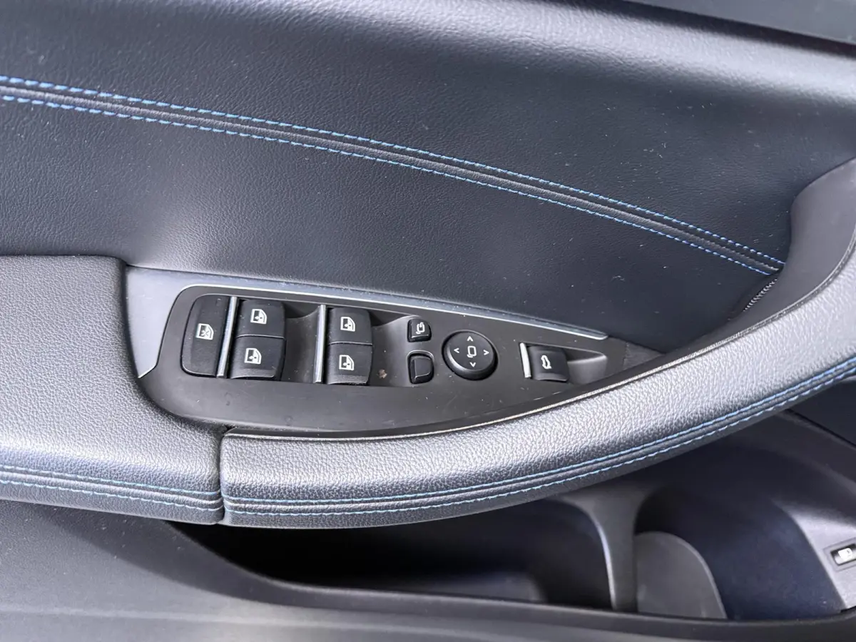 xDrive30e Business Edition Plus | Plug-in Hybride | Panoramadak | Leder | Stoelverwarming |