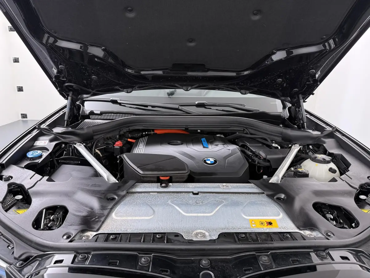 xDrive30e Business Edition Plus | Plug-in Hybride | Panoramadak | Leder | Stoelverwarming |