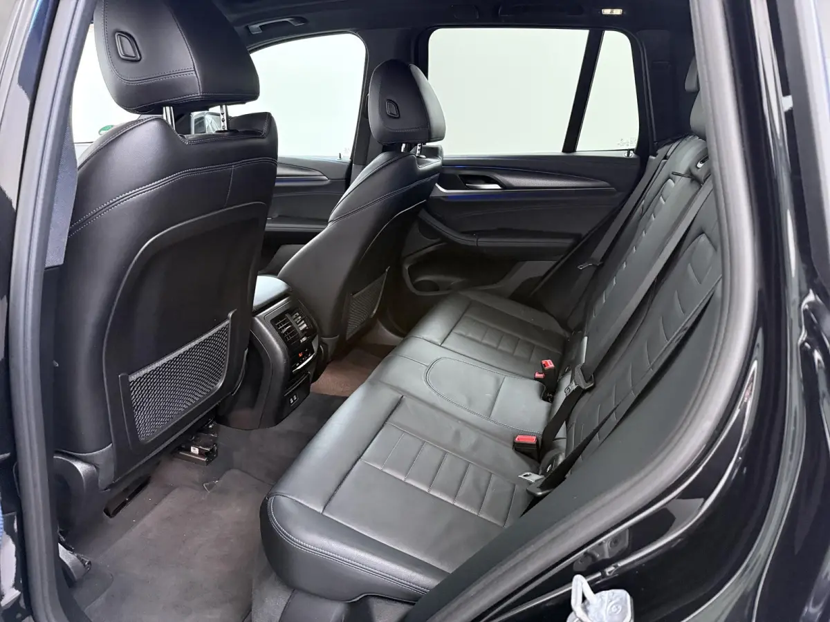 xDrive30e Business Edition Plus | Plug-in Hybride | Panoramadak | Leder | Stoelverwarming |