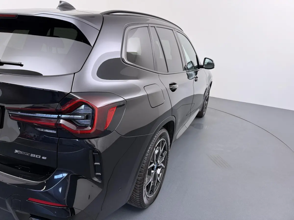 xDrive30e Business Edition Plus | Plug-in Hybride | Panoramadak | Leder | Stoelverwarming |
