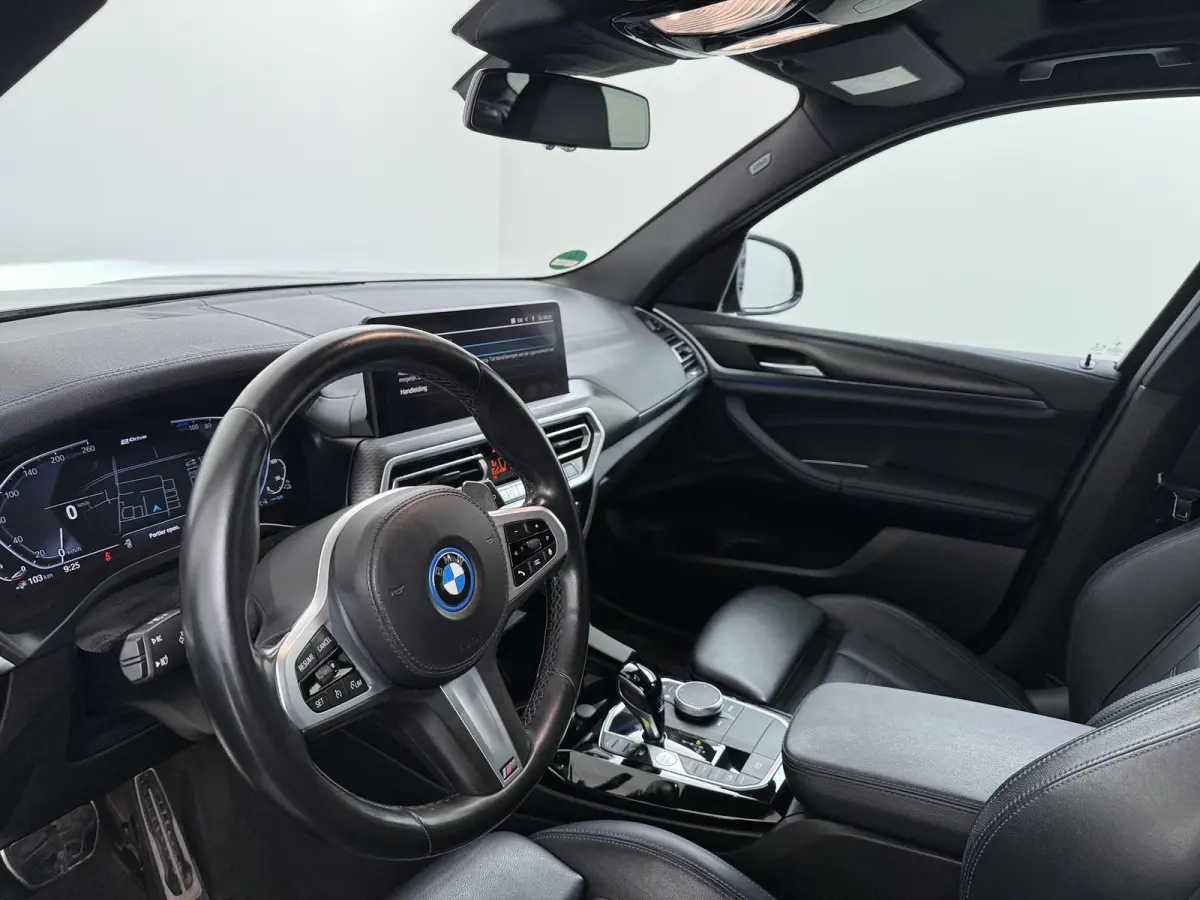xDrive30e Business Edition Plus | Plug-in Hybride | Panoramadak | Leder | Stoelverwarming |