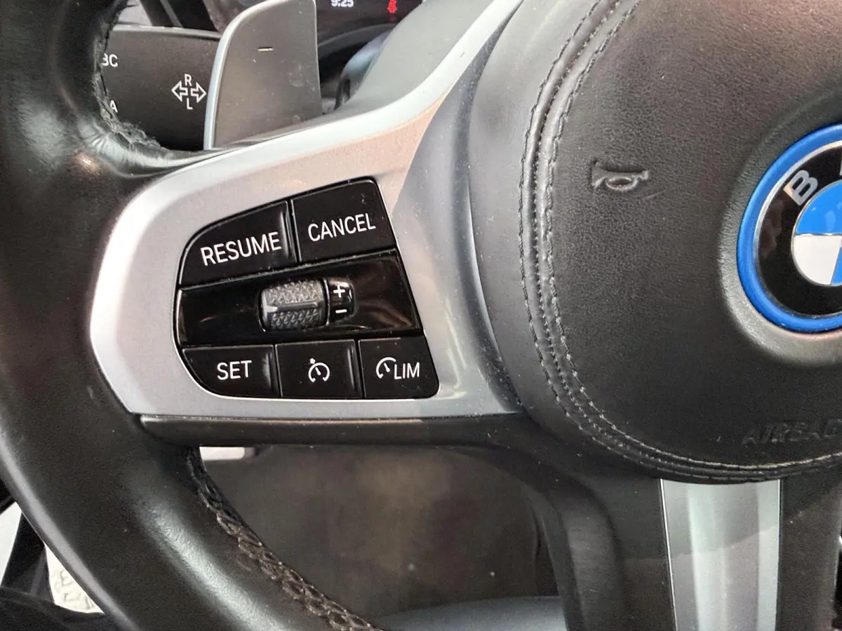 xDrive30e Business Edition Plus | Plug-in Hybride | Panoramadak | Leder | Stoelverwarming |
