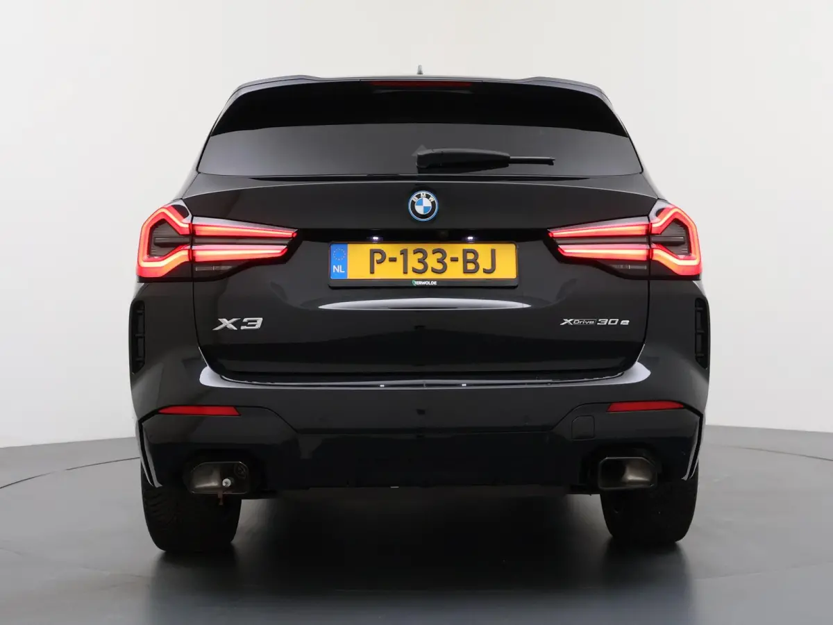 xDrive30e Business Edition Plus | Plug-in Hybride | Panoramadak | Leder | Stoelverwarming |