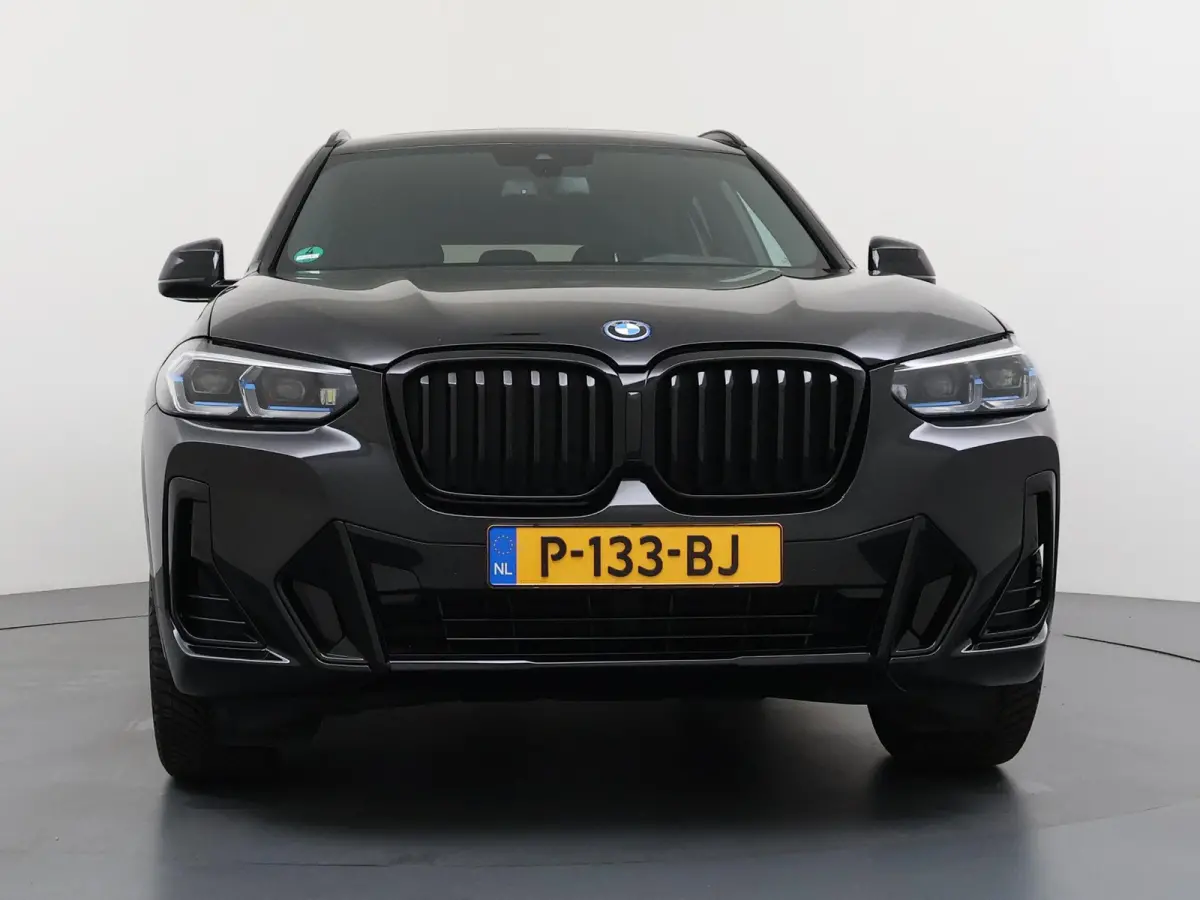 xDrive30e Business Edition Plus | Plug-in Hybride | Panoramadak | Leder | Stoelverwarming |