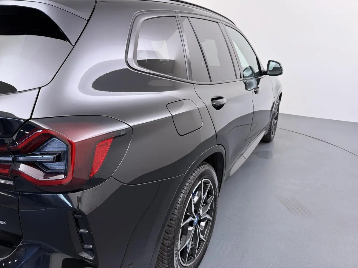 xDrive30e Business Edition Plus | Plug-in Hybride | Panoramadak | Leder | Stoelverwarming |