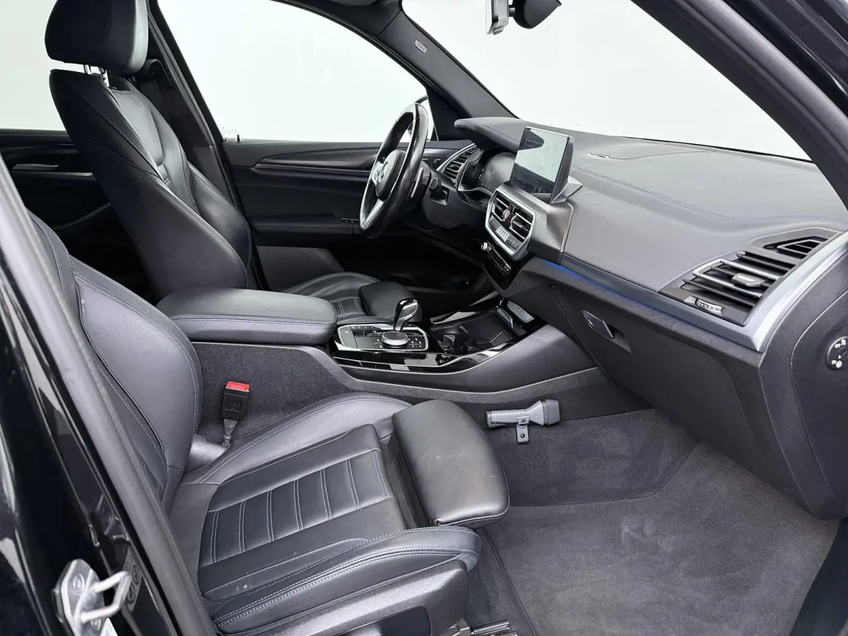 xDrive30e Business Edition Plus | Plug-in Hybride | Panoramadak | Leder | Stoelverwarming |