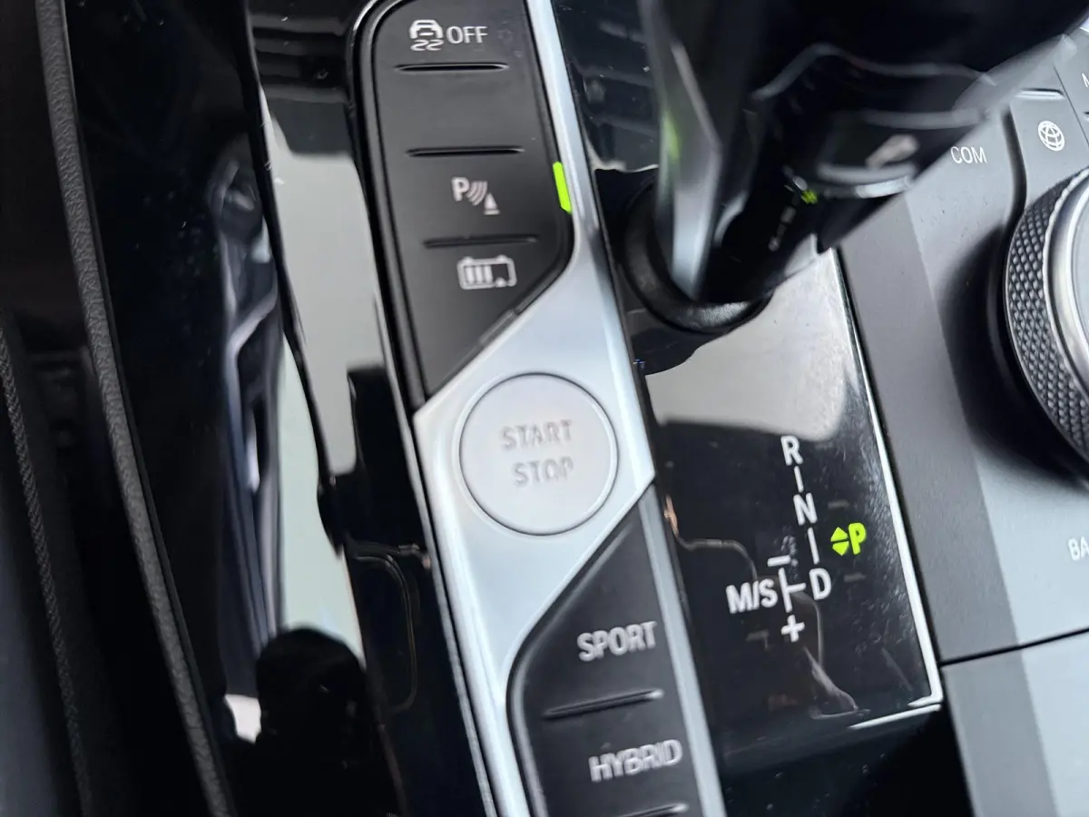 xDrive30e Business Edition Plus | Plug-in Hybride | Panoramadak | Leder | Stoelverwarming |