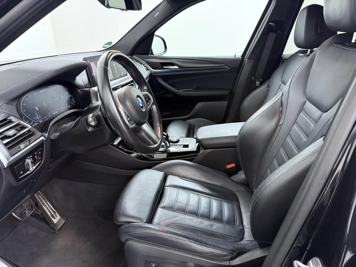 xDrive30e Business Edition Plus | Plug-in Hybride | Panoramadak | Leder | Stoelverwarming |