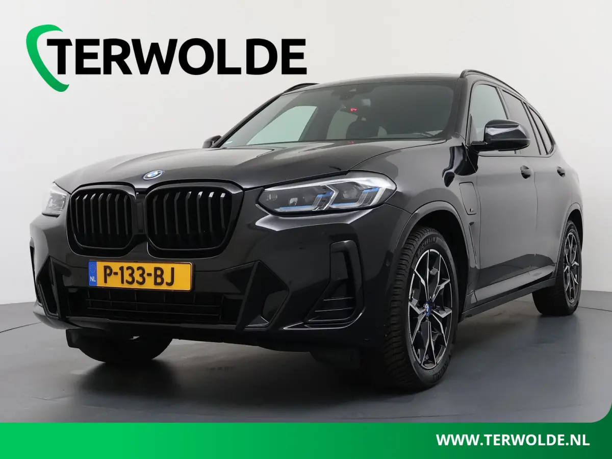 xDrive30e Business Edition Plus | Plug-in Hybride | Panoramadak | Leder | Stoelverwarming |