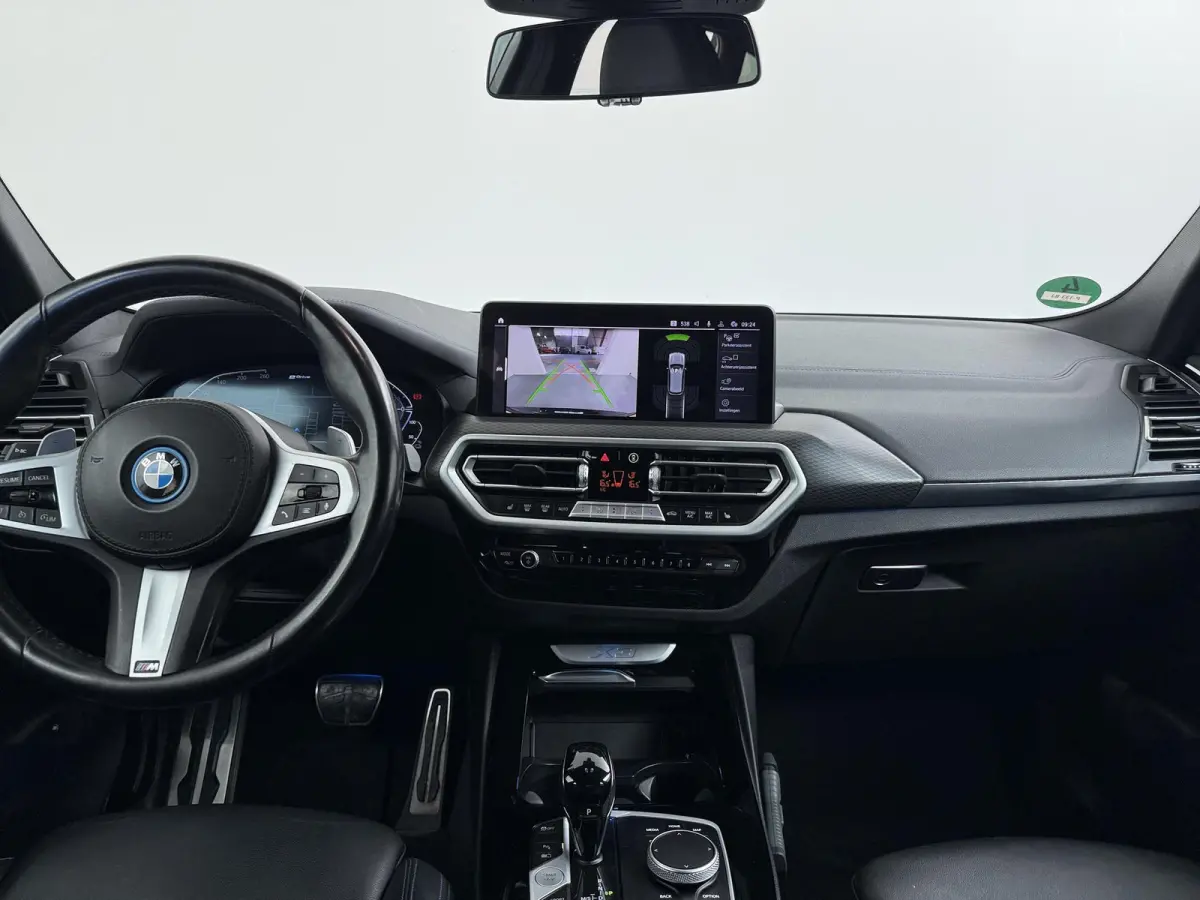 xDrive30e Business Edition Plus | Plug-in Hybride | Panoramadak | Leder | Stoelverwarming |