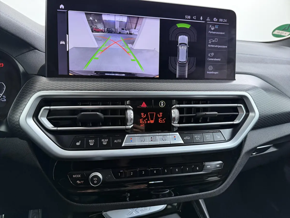 xDrive30e Business Edition Plus | Plug-in Hybride | Panoramadak | Leder | Stoelverwarming |