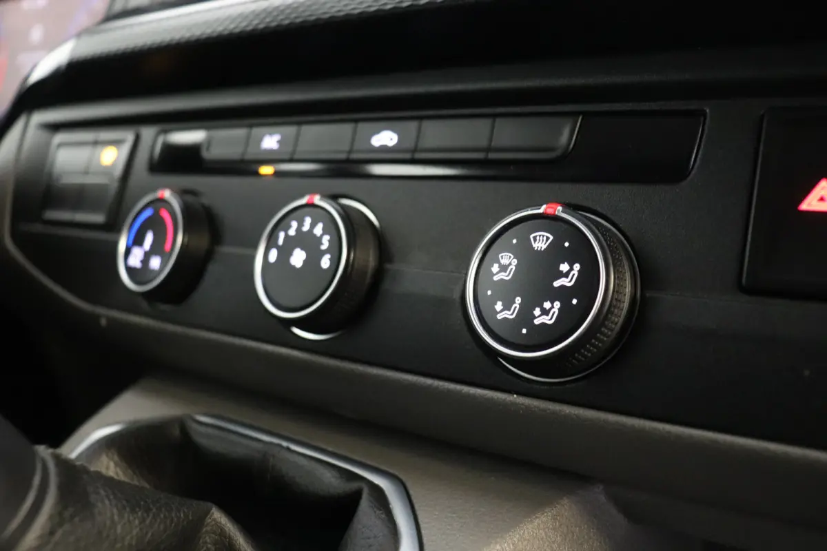 2.0 TDI BULLI - EURO 6 - Airco - Navi - Cruise - €18.950,- Excl.