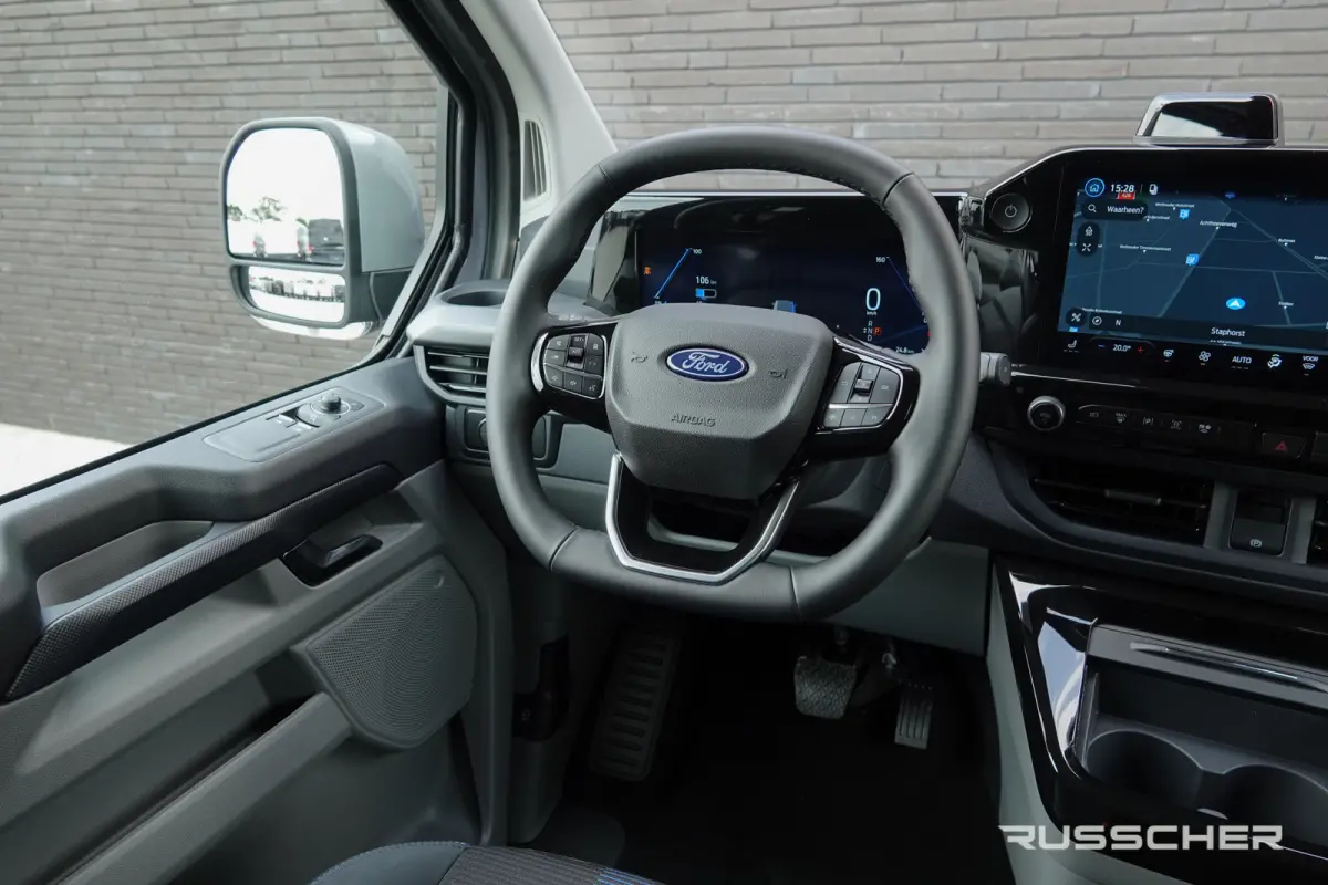 E-Transit L2H1 218Pk Aut. | | Nieuwe 71kWh Accu | 5-Persoons | Elektrisch | Sport 320 | 360° Camera | 19''
