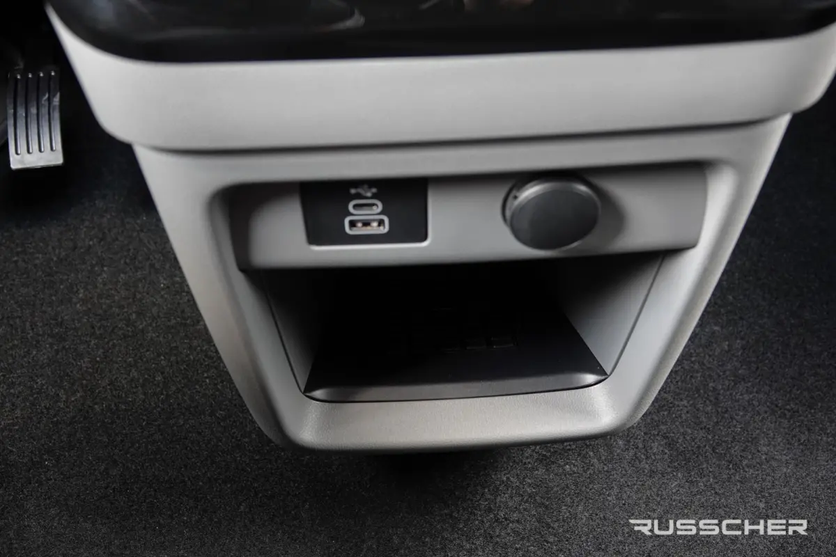 E-Transit L2H1 218Pk Aut. | | Nieuwe 71kWh Accu | 5-Persoons | Elektrisch | Sport 320 | 360° Camera | 19''