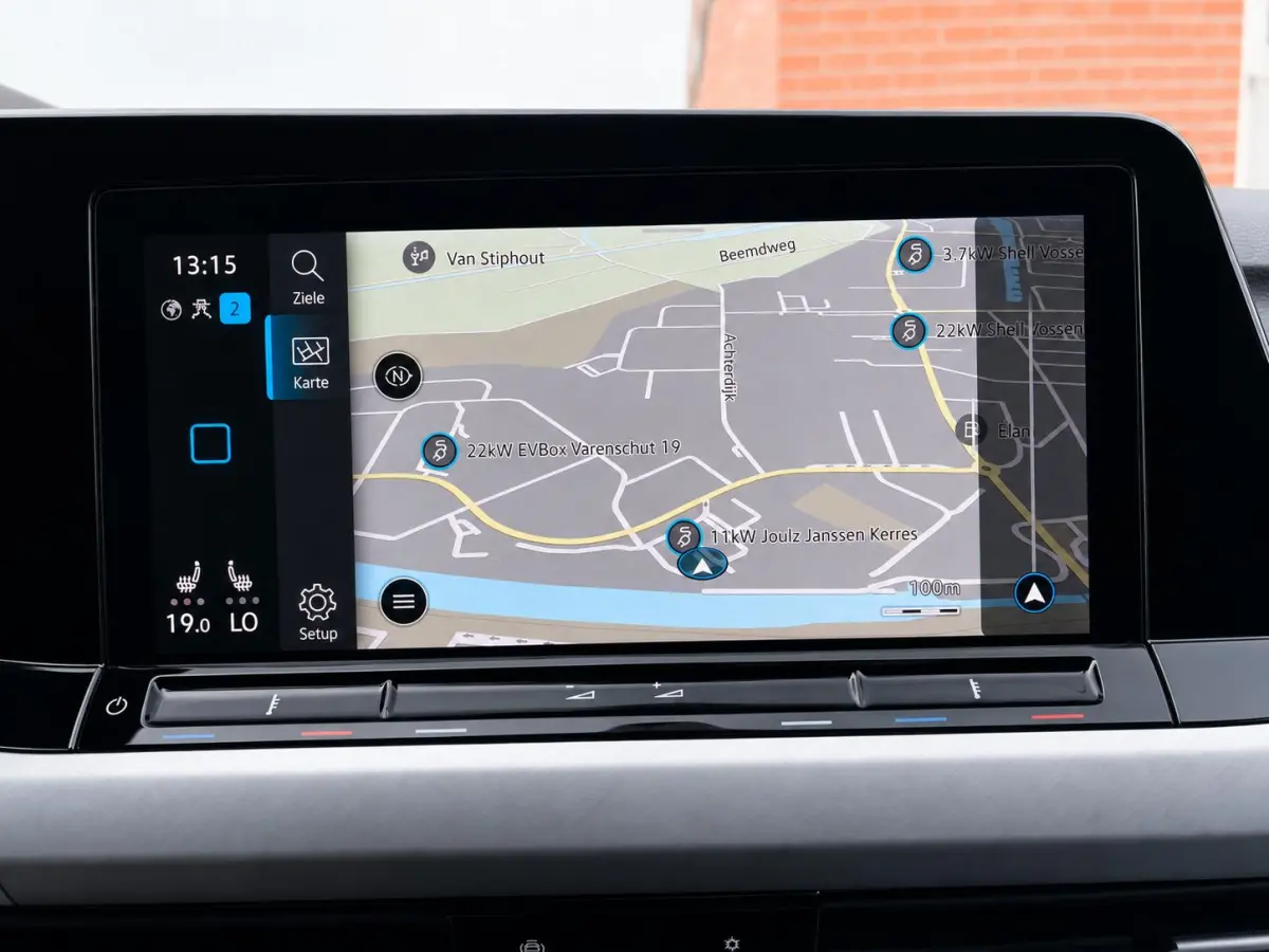 1.5 eTSI Life Business Automaat Trekhaak Airco ECC Navi Carplay Adaptive Cruise Control Full LED Stoel/stuurwielverwarming PDC VA Camera DAB Virtual Cockpit Privacy Glass