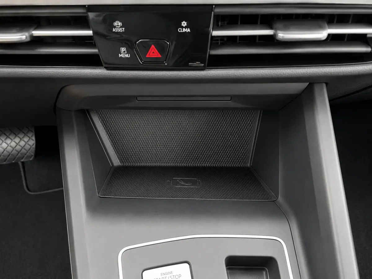 1.5 eTSI Life Business Automaat Trekhaak Airco ECC Navi Carplay Adaptive Cruise Control Full LED Stoel/stuurwielverwarming PDC VA Camera DAB Virtual Cockpit Privacy Glass