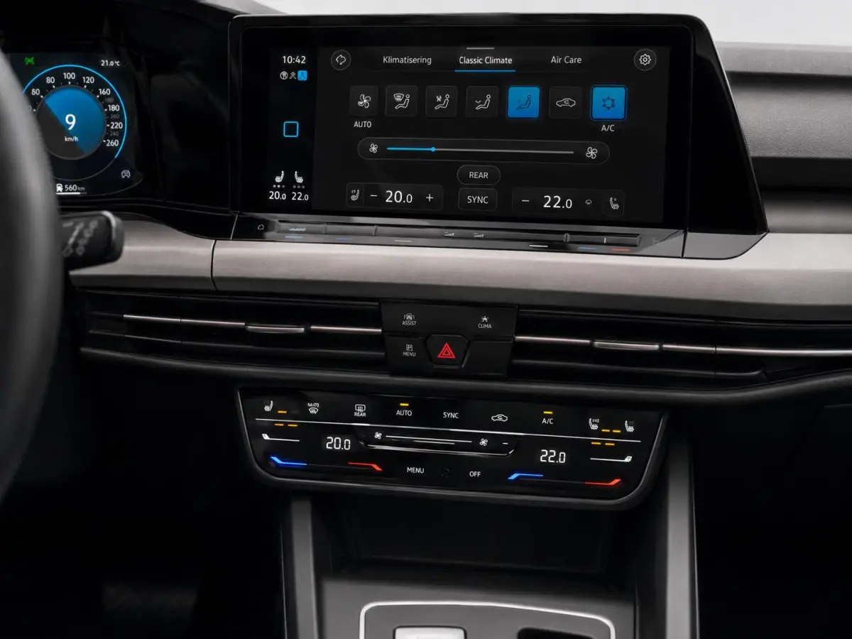 1.5 eTSI Life Business Automaat Trekhaak Airco ECC Navi Carplay Adaptive Cruise Control Full LED Stoel/stuurwielverwarming PDC VA Camera DAB Virtual Cockpit Privacy Glass