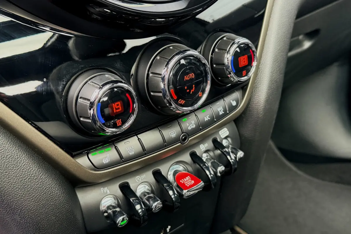 1.5 Cooper Classic PANO LEER H/K LED TREKHAAK