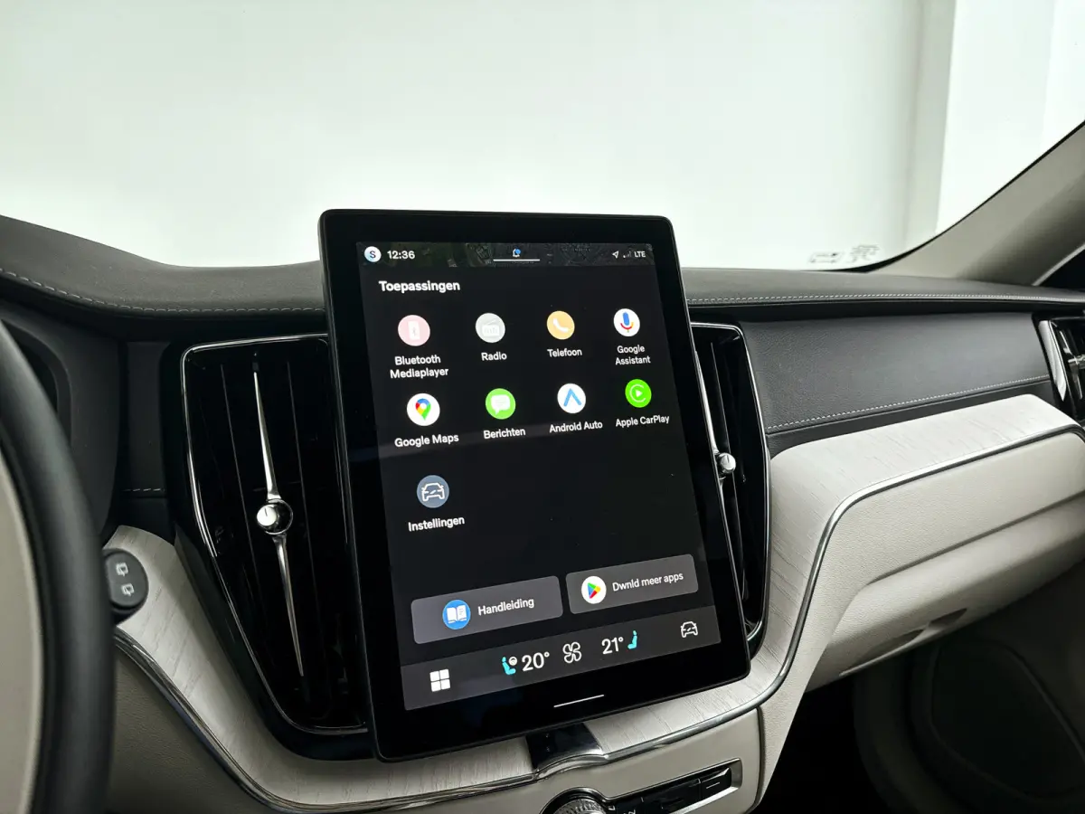 T8 Plug-in hybrid AWD Ultra Dark | Panoramadak | 360° camera | Luchtvering | Harman Kardon | Head-up display | Stoel- en stuurverwarming