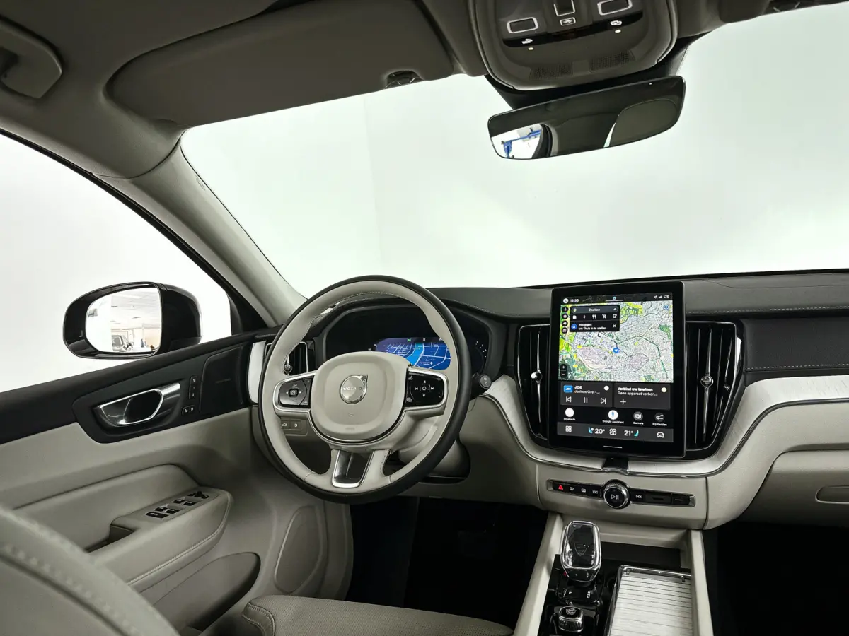 T8 Plug-in hybrid AWD Ultra Dark | Panoramadak | 360° camera | Luchtvering | Harman Kardon | Head-up display | Stoel- en stuurverwarming