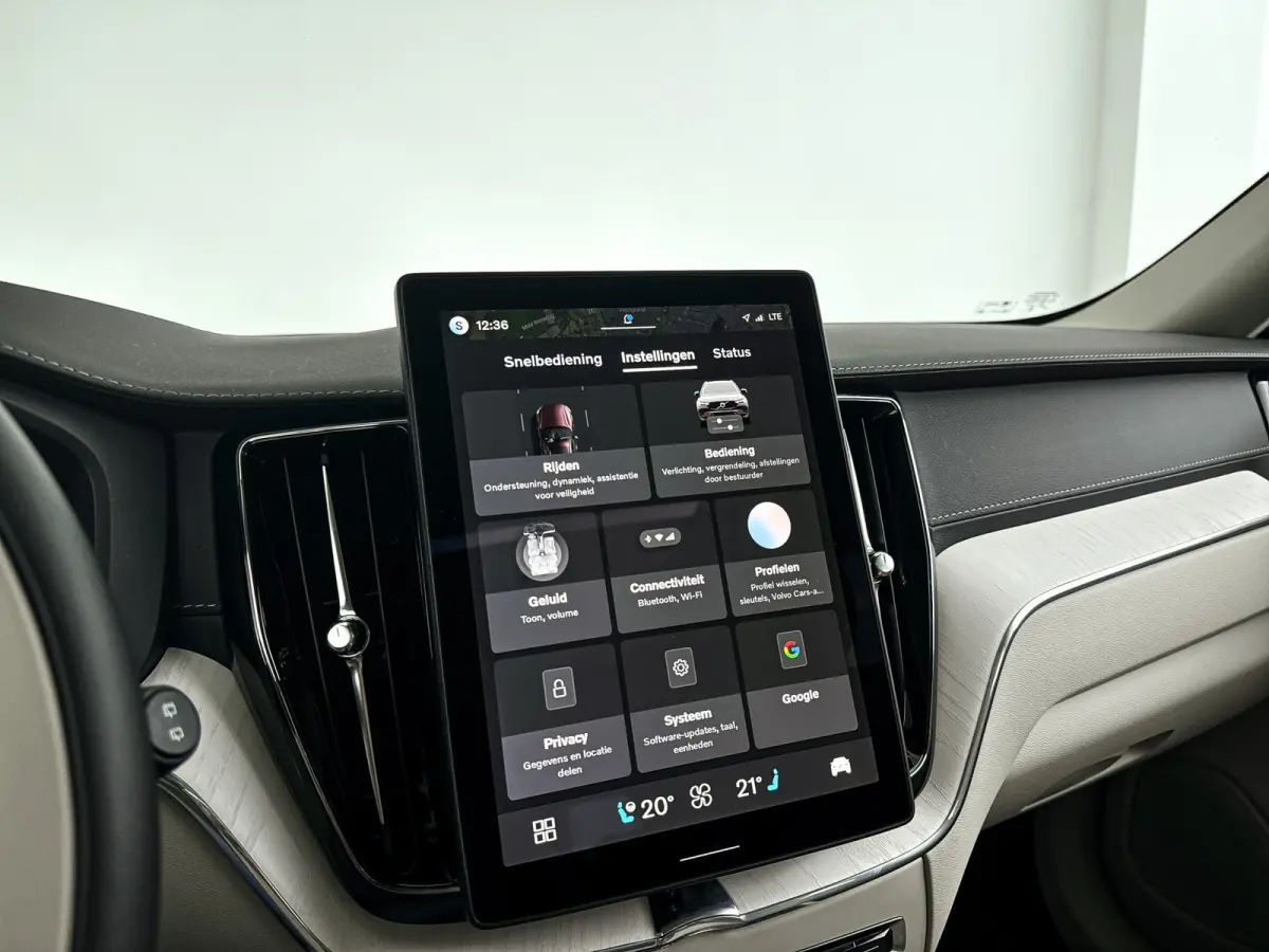 T8 Plug-in hybrid AWD Ultra Dark | Panoramadak | 360° camera | Luchtvering | Harman Kardon | Head-up display | Stoel- en stuurverwarming