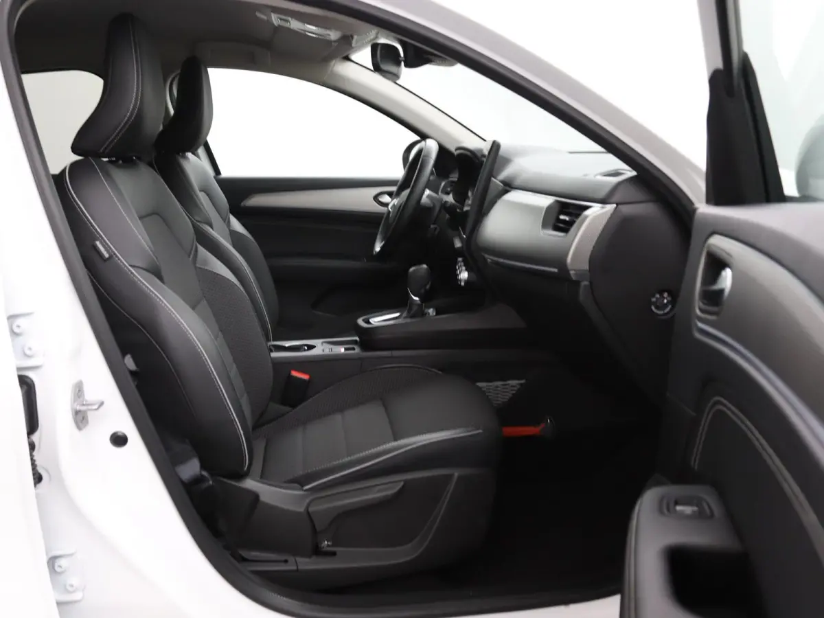 E-TECH Hybrid 145 Intens | Soh 94% | Stoel- & Stuurverw. | Parkeercamera |