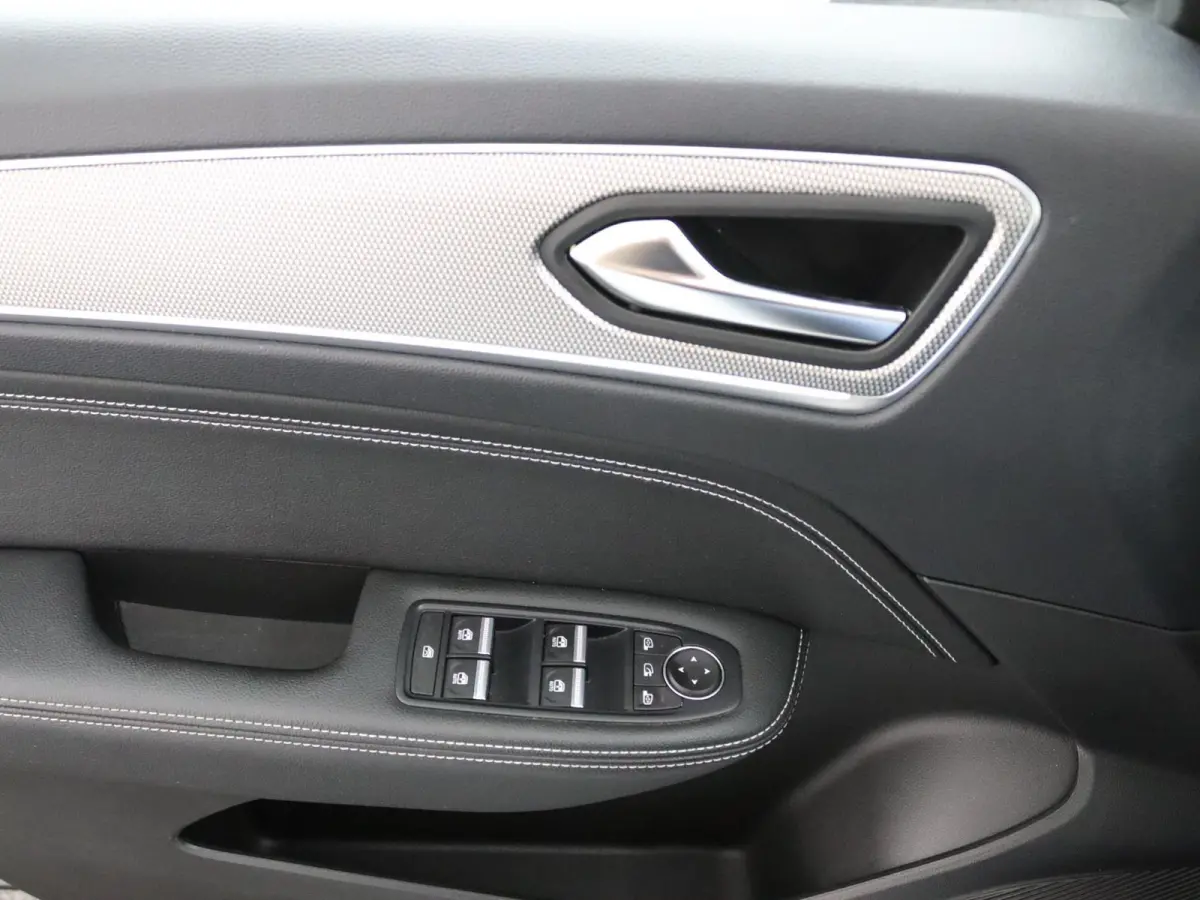 E-TECH Hybrid 145 Intens | Soh 94% | Stoel- & Stuurverw. | Parkeercamera |