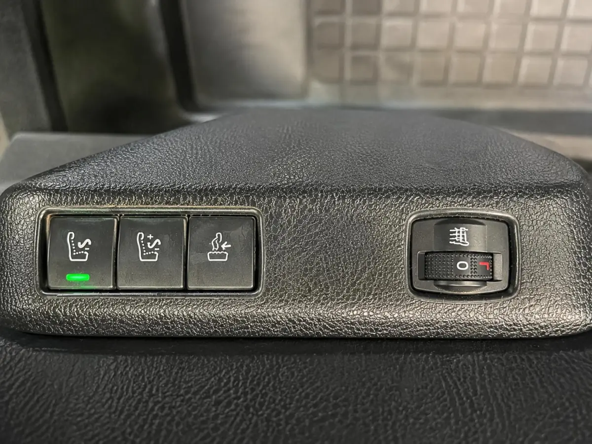 Verso L2 Extra Range Luxury 75 kWh 8p Personen bus Panorama dak Lederen bekleding Voorstoelen Climate Control Apple Carplay Android Auto Parkeer sensoren Cruise Control Bumpers in kleur