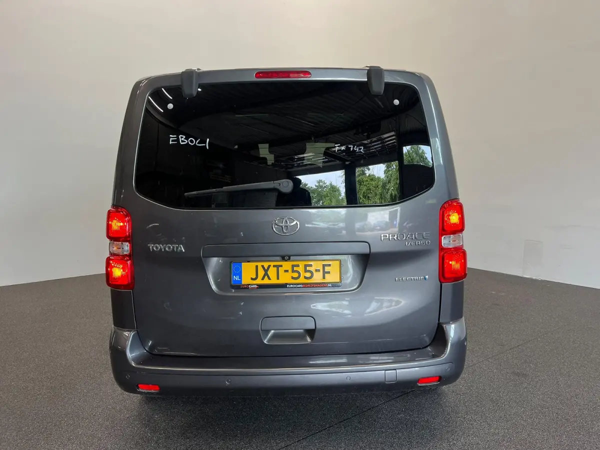 Verso L2 Extra Range Luxury 75 kWh 8p Personen bus Panorama dak Lederen bekleding Voorstoelen Climate Control Apple Carplay Android Auto Parkeer sensoren Cruise Control Bumpers in kleur