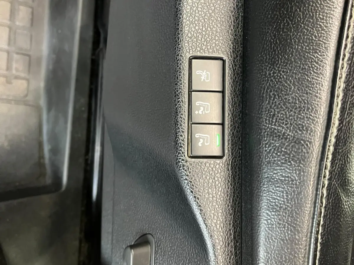 Verso L2 Extra Range Luxury 75 kWh 8p Personen bus Panorama dak Lederen bekleding Voorstoelen Climate Control Apple Carplay Android Auto Parkeer sensoren Cruise Control Bumpers in kleur