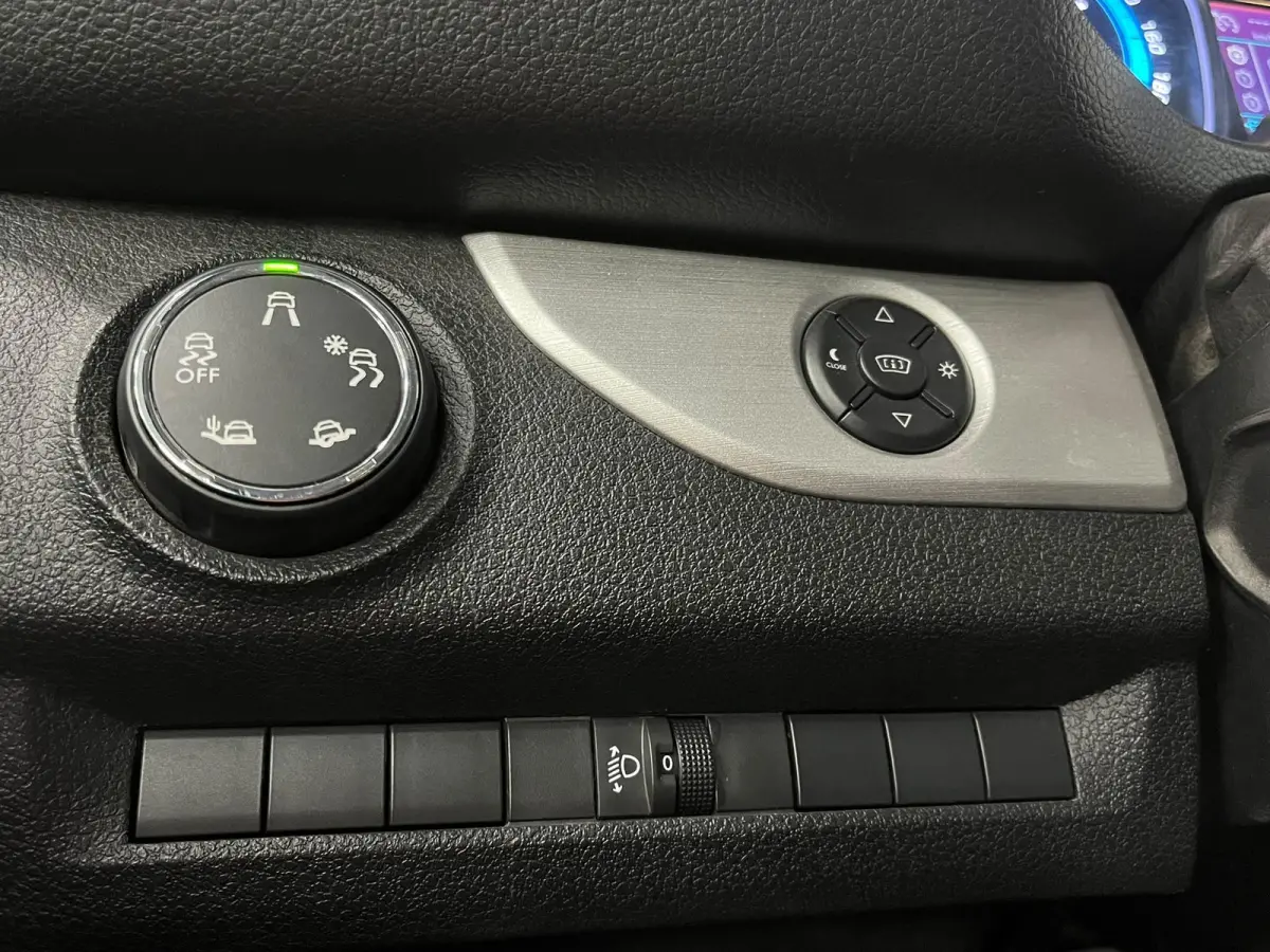 Verso L2 Extra Range Luxury 75 kWh 8p Personen bus Panorama dak Lederen bekleding Voorstoelen Climate Control Apple Carplay Android Auto Parkeer sensoren Cruise Control Bumpers in kleur