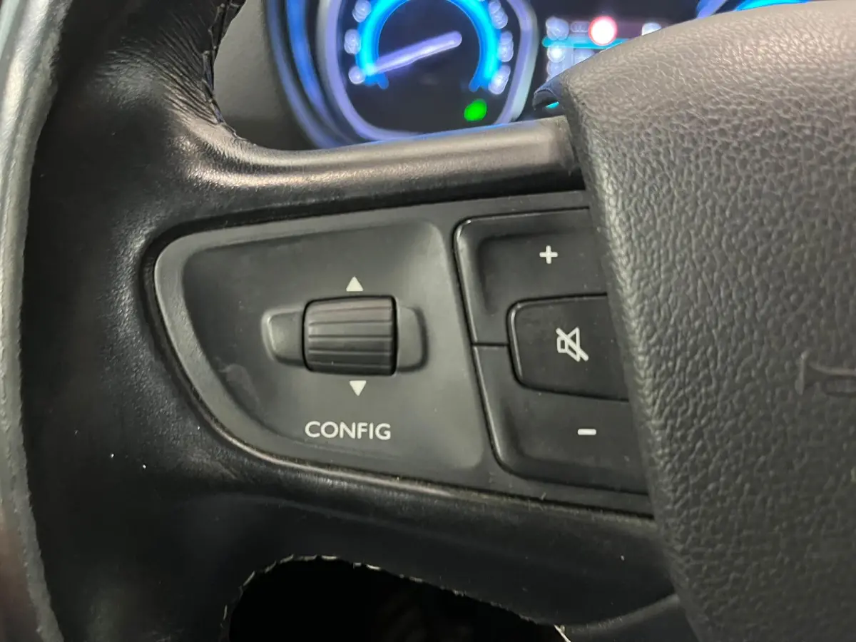 Verso L2 Extra Range Luxury 75 kWh 8p Personen bus Panorama dak Lederen bekleding Voorstoelen Climate Control Apple Carplay Android Auto Parkeer sensoren Cruise Control Bumpers in kleur