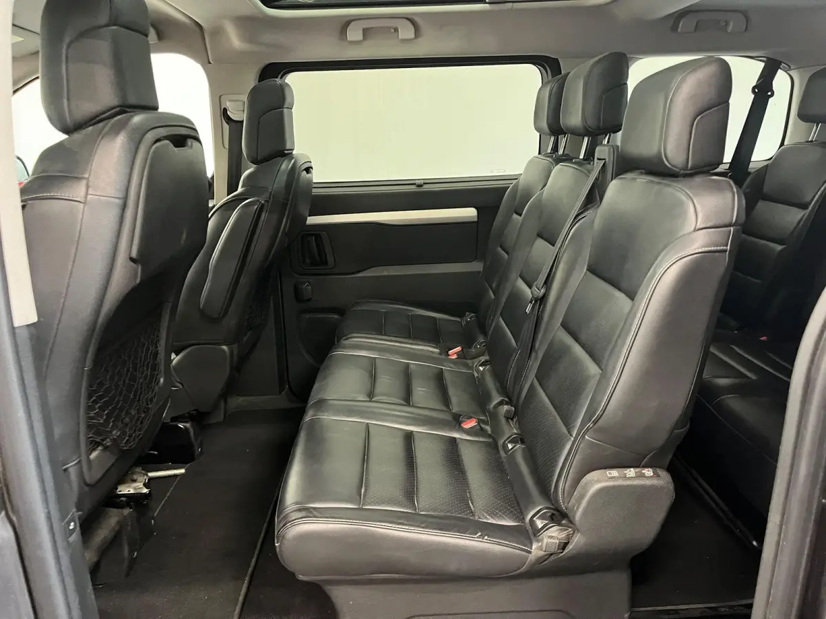 Verso L2 Extra Range Luxury 75 kWh 8p Personen bus Panorama dak Lederen bekleding Voorstoelen Climate Control Apple Carplay Android Auto Parkeer sensoren Cruise Control Bumpers in kleur