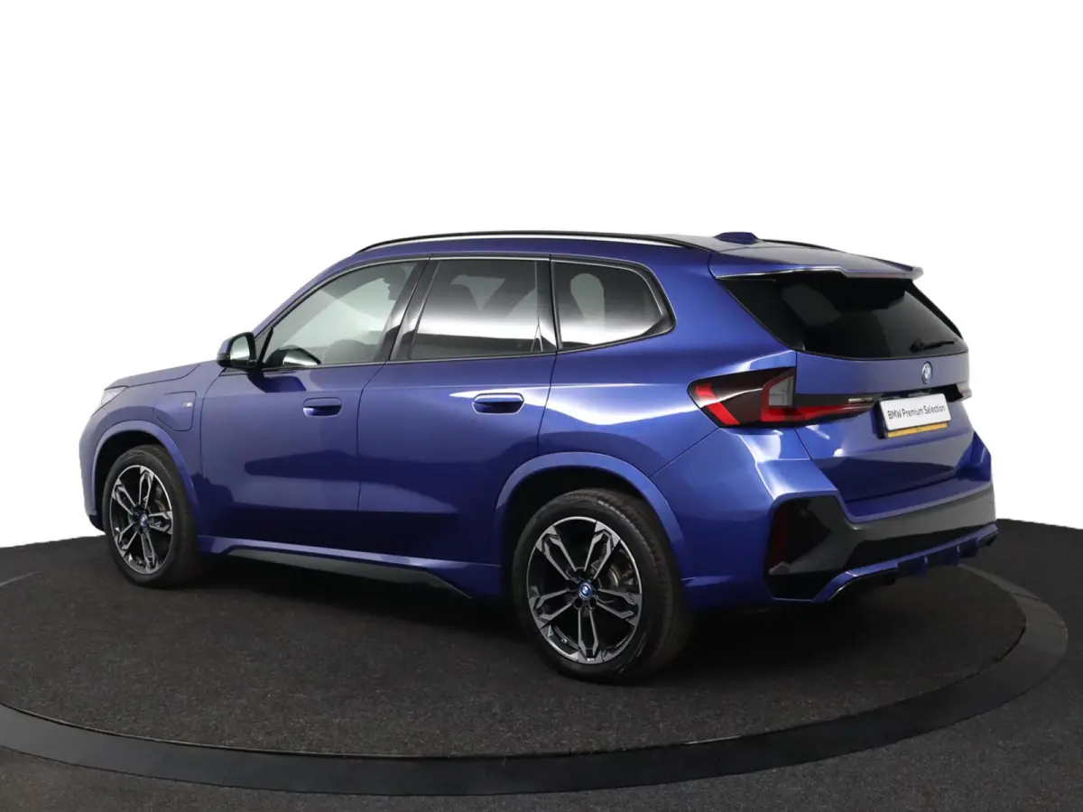 xDrive30e | SoH 100% | M Sport | Trekhaak | Panoramadak | Driving Assistant | Elektrisch verstelbare stoelen | Harman Kardon