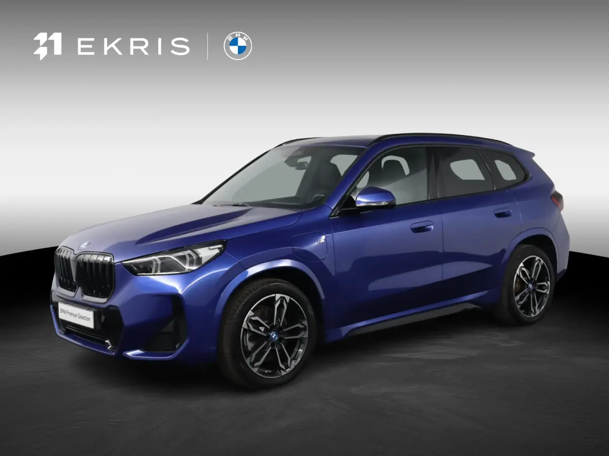 xDrive30e | SoH 100% | M Sport | Trekhaak | Panoramadak | Driving Assistant | Elektrisch verstelbare stoelen | Harman Kardon