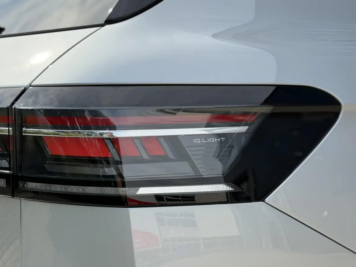 1.5 eHybrid R-Line |Pano|Leer|Memory|Ventilatie|Massage|HUD|